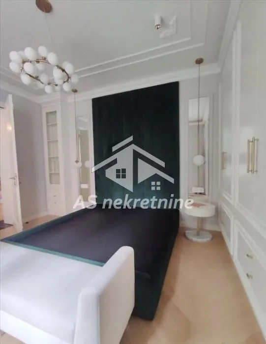 Prodaja, četvorosoban stan, 100m², Vračar Sve Podlokacije, Beograd