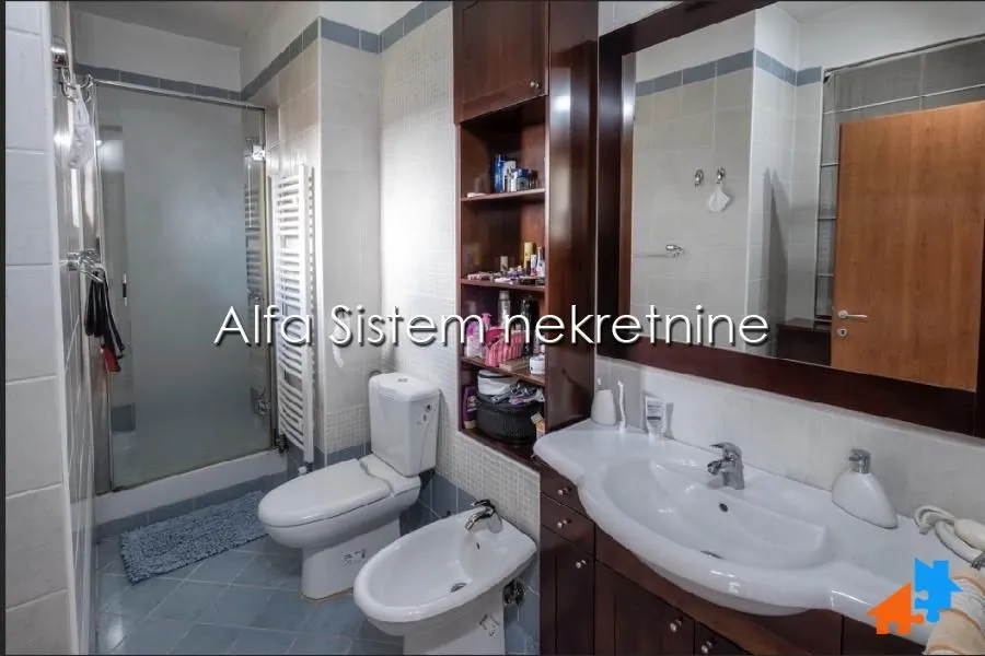 Izdavanje, kuća, 300m², Savski Venac, Beograd