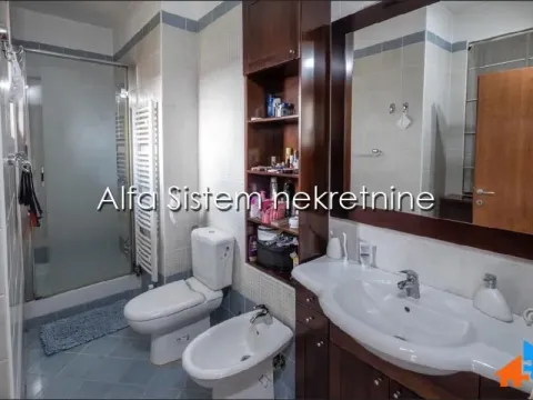 Izdavanje, kuća, 300m², Savski Venac, Beograd - image 14