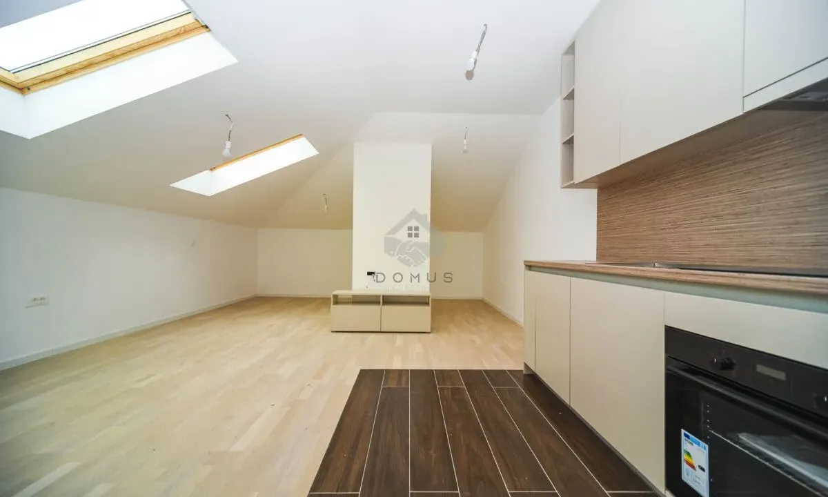 Prodaja, jednosoban stan, 54m², Tološi, Podgorica