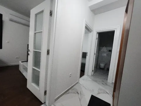 Rent, one bedroom apartment, 37m², Central Point, Podgorica - image 4