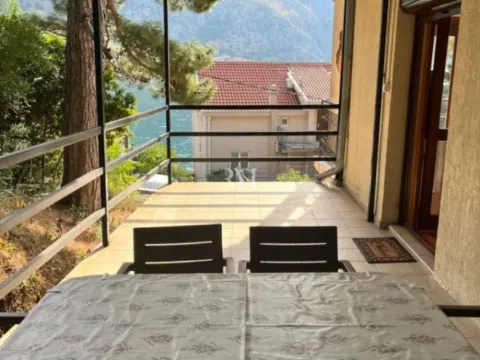 Izdavanje, dvosoban stan, 88m², Muo, Kotor - image 11