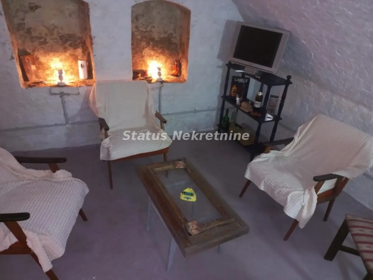 Prodaja, kuća, 170m², Salajka, Novi Sad Sve Podlokacije