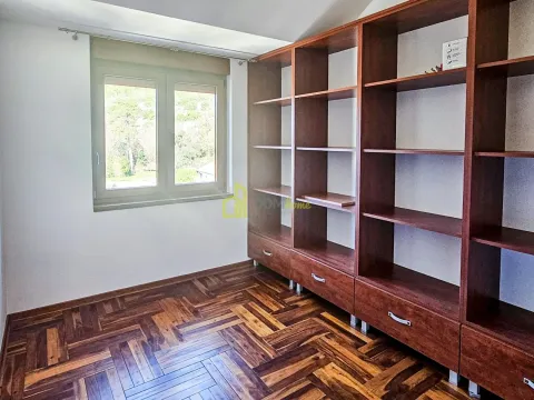 Sale, five bedroom apartment, 175m², Gorica C, Podgorica - image 2