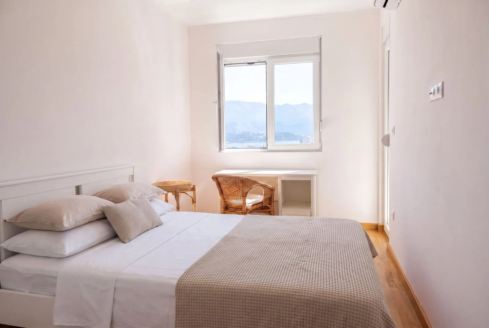 Rent, three bedroom apartment, 65m², Budva, Crna Gora