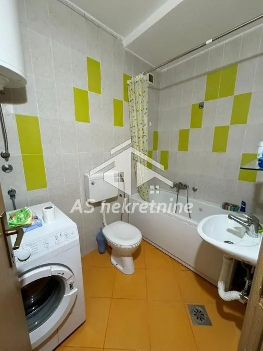 Izdavanje, dvosoban stan, 73m², Južni Bulevar, Vračar Sve Podlokacije