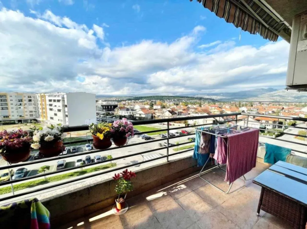 Izdavanje, dvosoban stan, 60m², Stari Aerodrom, Podgorica