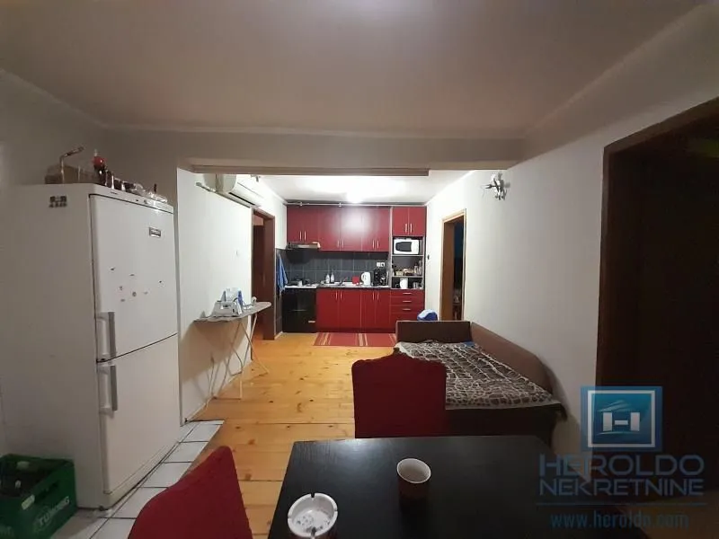 Prodaja, kuća, 310m², Tavrića obori, Jagodina