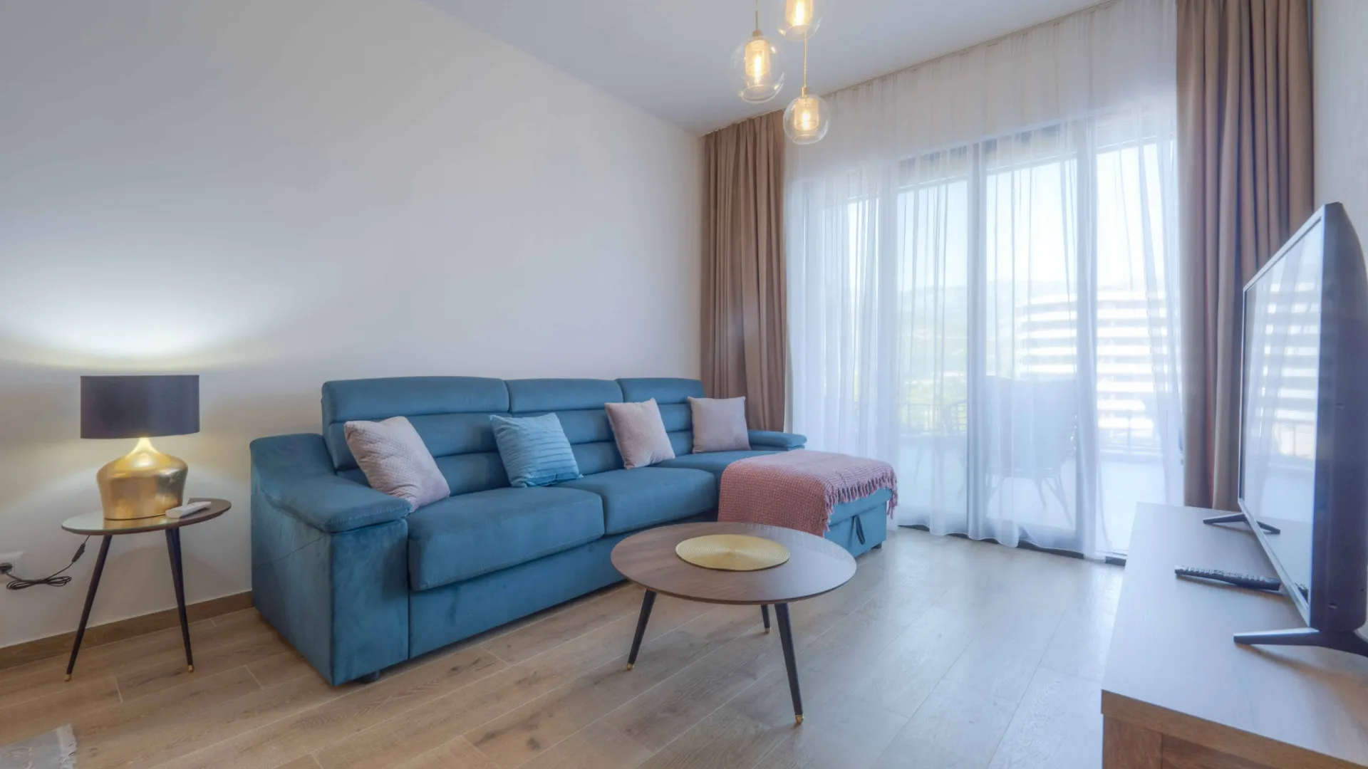 Izdavanje, jednosoban stan, 56m², Gospoština, Budva