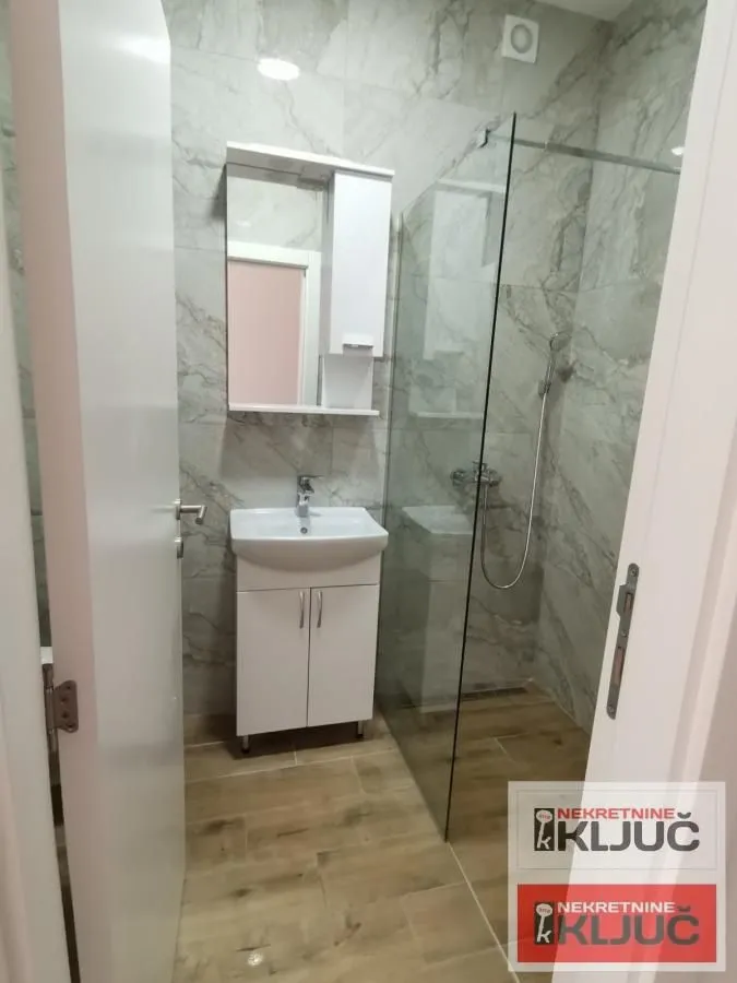 Prodaja, garsonjera, 23m², Salajka, Novi Sad Sve Podlokacije