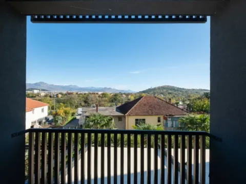 Prodaja, trosoban stan, 95m², Gornja Gorica, Podgorica - image 12