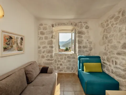 Prodaja, kuća, 240m², Risan, Kotor - image 15