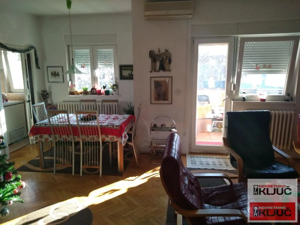 Prodaja, trosoban stan, 79m², Bulevar Oslobodjenja, Novi Sad Sve Podlokacije