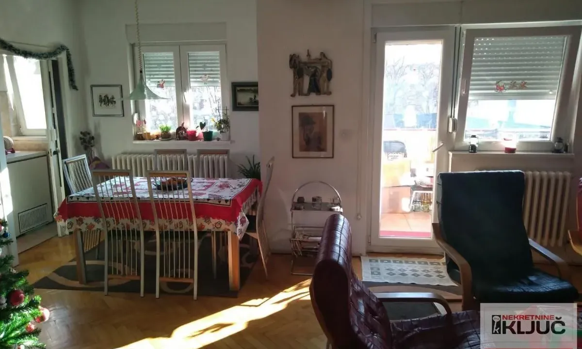 Prodaja, trosoban stan, 79m², Bulevar Oslobodjenja, Novi Sad Sve Podlokacije