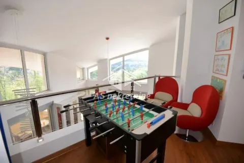 Izdavanje, četvorosoban stan, 251m², Savski Venac, Beograd - image 9