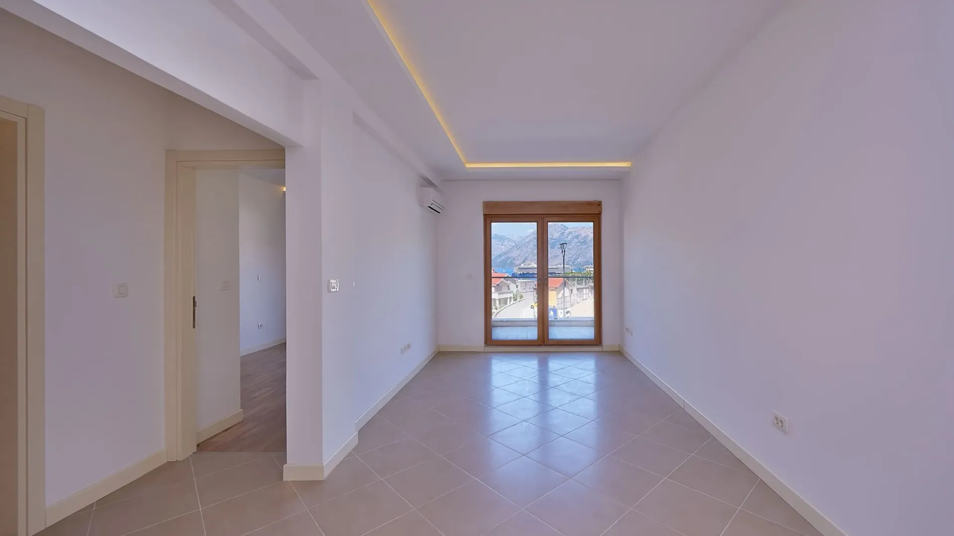 Sale, apartment, 60m², Dobrota, Kotor