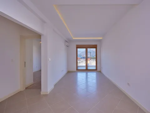 Sale, apartment, 60m², Dobrota, Kotor - image 8