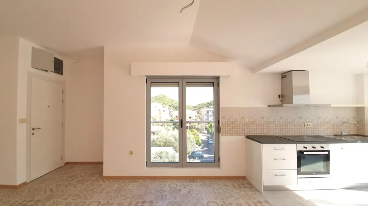 Sale, three bedroom apartment, 171m², Petrovac, Budva
