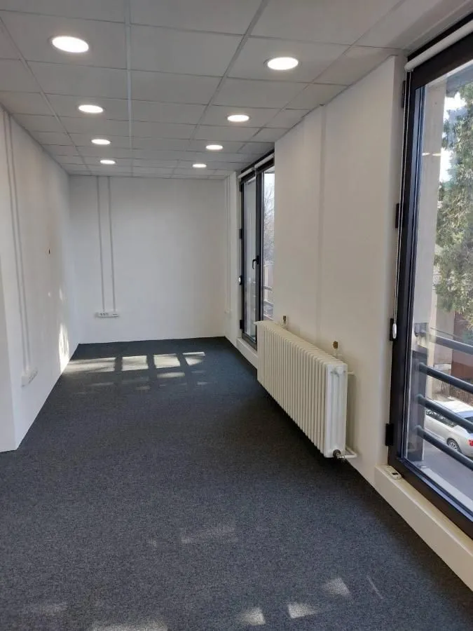 Rent, office space, 200m², Lekino Brdo, Voždovac Sve Podlokacije