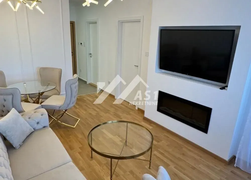 Izdavanje, dvosoban stan, 42m², Avijatičarsko naselje, Novi Sad Sve Podlokacije