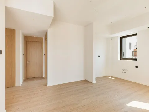 Prodaja, dvosoban stan, 81m², Porto Montenegro, Tivat - image 4