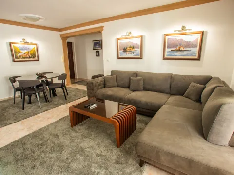Sale, two bedroom apartment, 72m², Centar, Budva - image 3