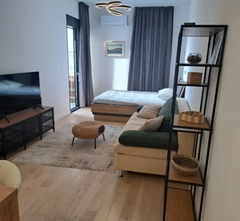 Prodaja, garsonjera, 40m², Soho City, Bar