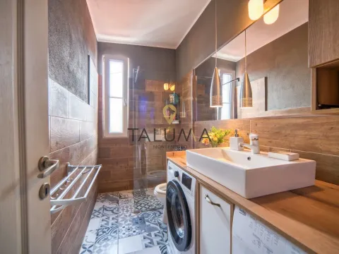 Prodaja, kuća, 160m², Stara Varoš, Podgorica - image 8