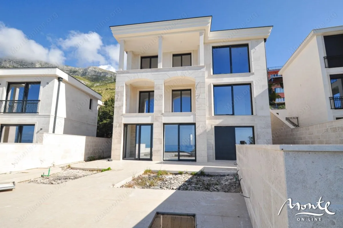 Sale, house, 261m², Reževići, Budva