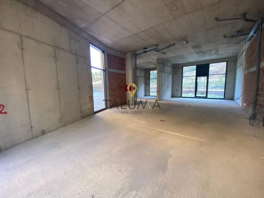 Rent, office space, 126m², Ljubović, Podgorica