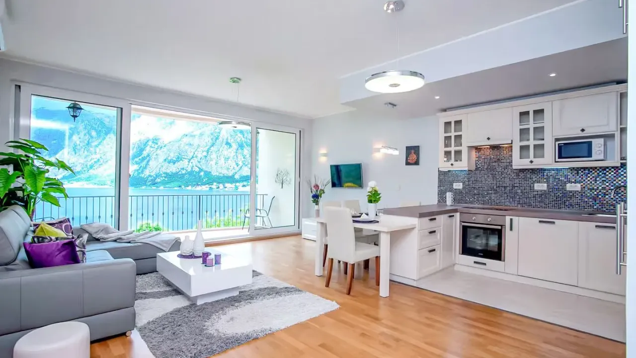 Sale, three bedroom apartment, 100m², Prčanj, Kotor