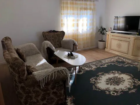 Izdavanje, stan, 48m², Podgorica, Crna Gora - image 1