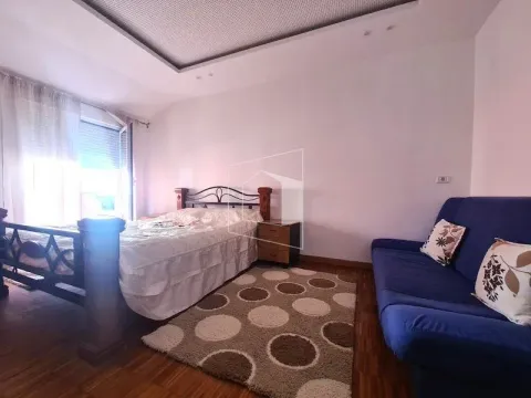 Rent, one bedroom apartment, 72m², Vezirov Most, Podgorica - image 10