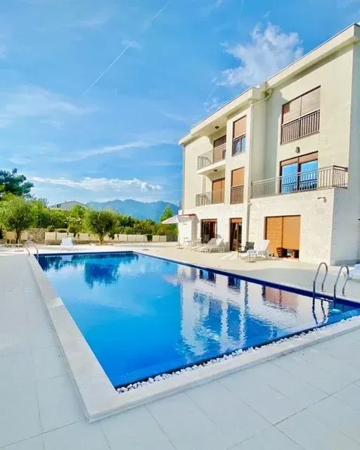 Rent, apartment, 73m², Tivat, Crna Gora