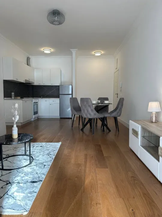 Prodaja, trosoban stan, 68m², Tivat, Crna Gora