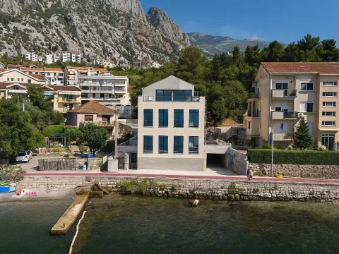 Prodaja, dvosoban stan, 70m², Dobrota, Kotor - image 1
