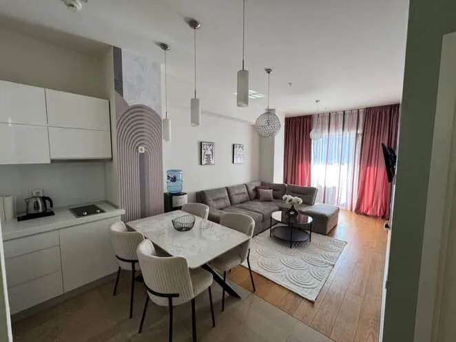 Izdavanje, jednosoban stan, 54m², Tre Canne, Budva
