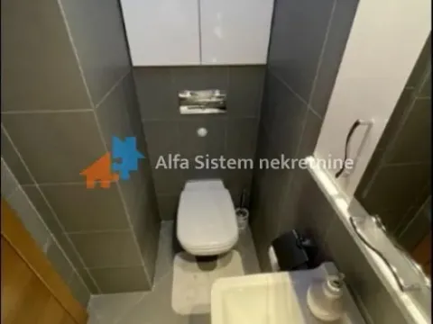 Izdavanje, trosoban stan, 104m², Savski Venac, Beograd - image 11