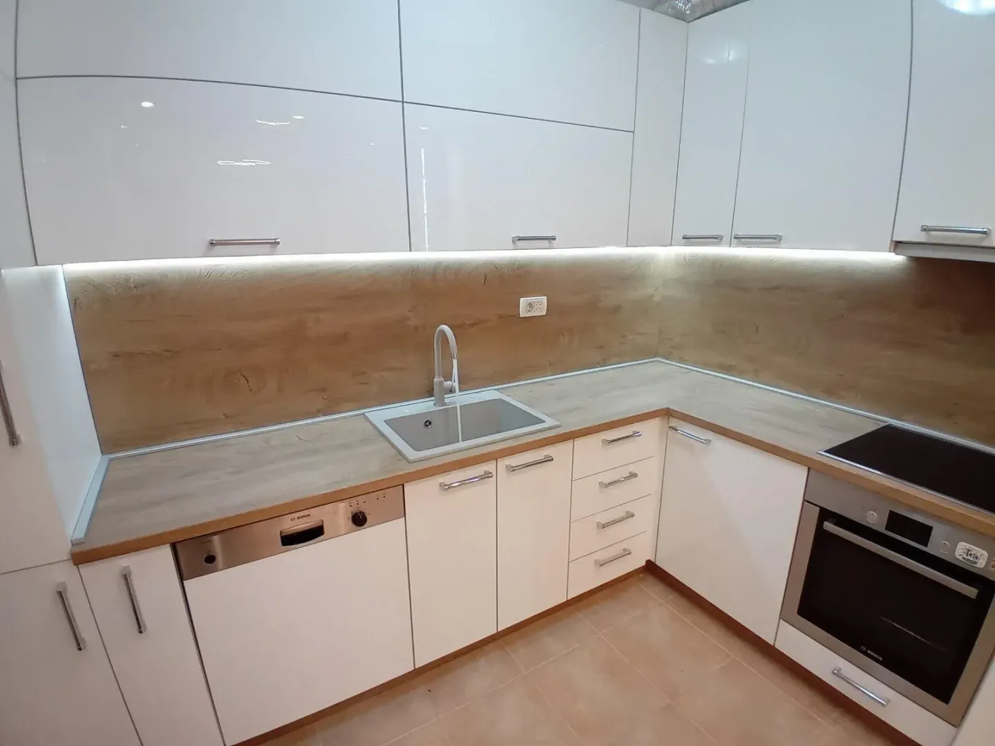 Prodaja, dvosoban stan, 76m², Centar, Nikšić