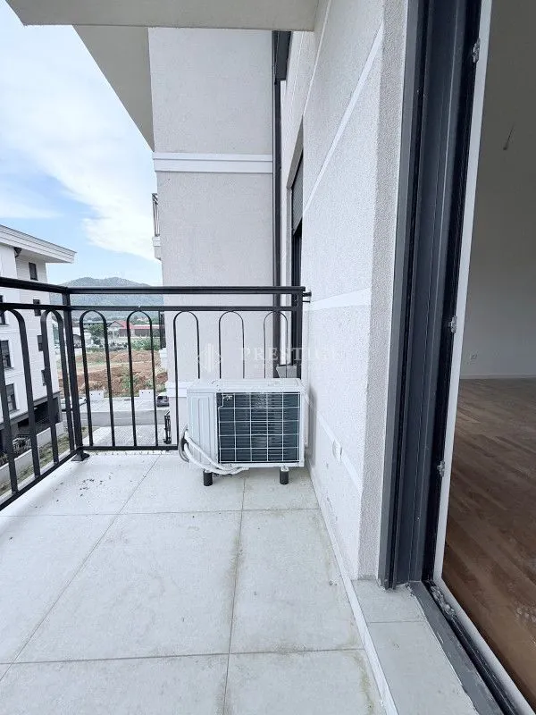 Izdavanje, dvosoban stan, 64m², Tološi, Podgorica