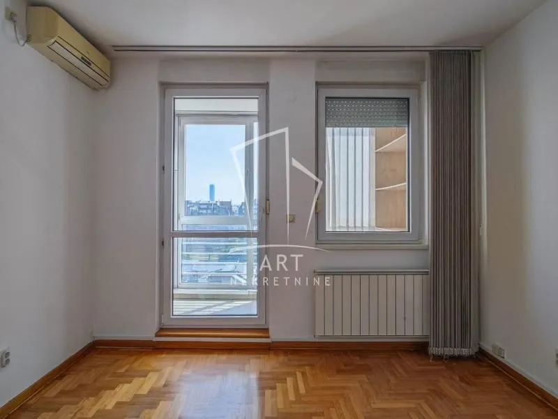 Sale, four bedroom apartment, 137m², Novi Beograd Blok 22, Novi Beograd Sve Podlokacije