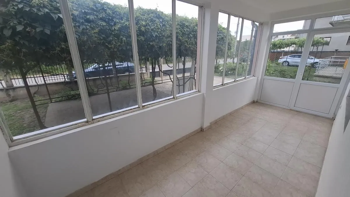 Izdavanje, trosoban stan, 100m², Veternička rampa, Novi Sad Sve Podlokacije