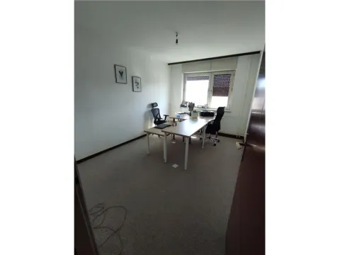 Izdavanje, trosoban stan, 105m², Centar, Niš - image 2