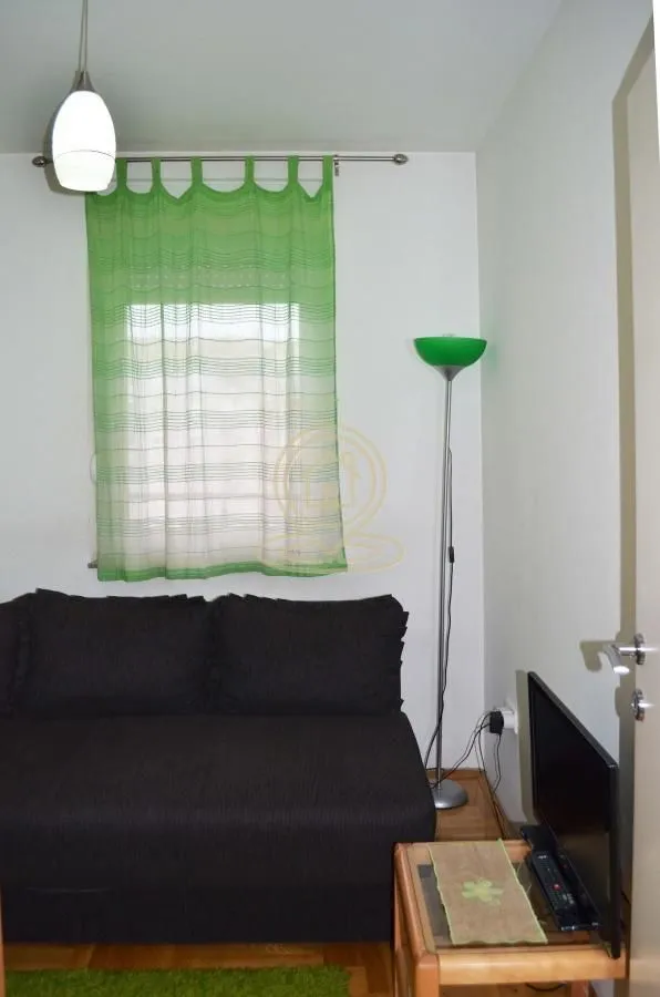 Izdavanje, dvosoban stan, 65m², Detelinara, Novi Sad Sve Podlokacije