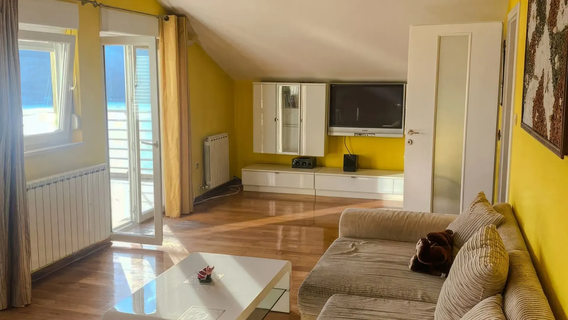 Izdavanje, dvosoban stan, 96m², Centar, Herceg Novi