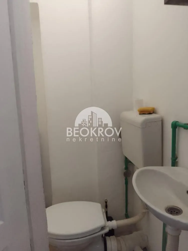 Izdavanje, poslovni prostor, 56m², Kluz, Zvezdara Sve Podlokacije