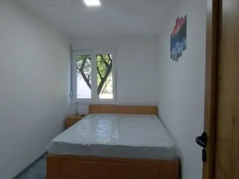 Izdavanje, trosoban stan, 56m², Durlan, Niš - image 10