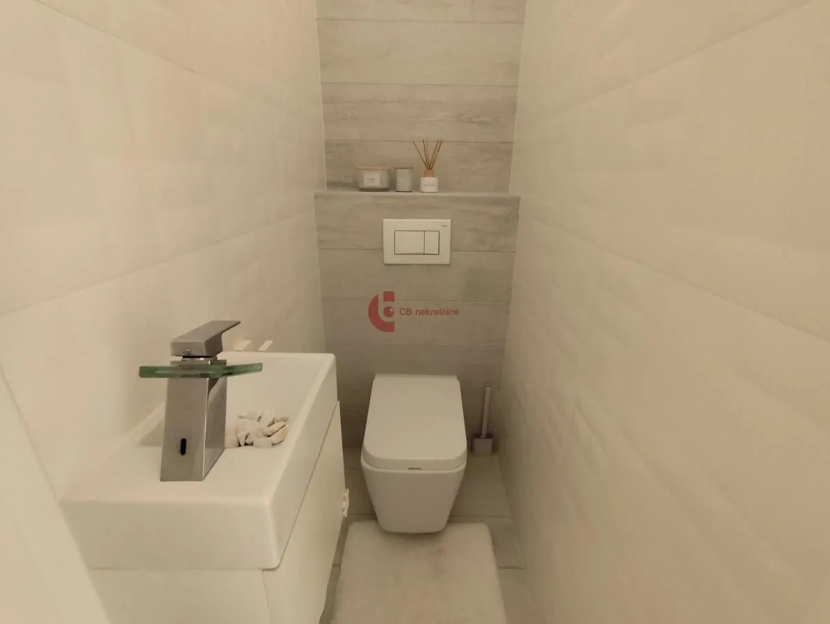 Prodaja, stan, 104m², Kertvaroš, Subotica
