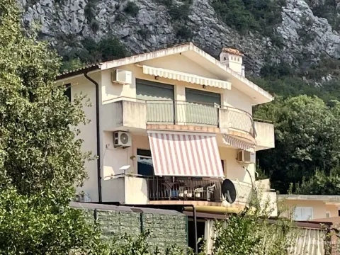 Sale, one bedroom apartment, 42m², Dobrota, Kotor - image 9