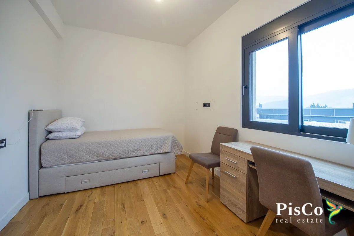 Prodaja, kuća, 270m², Podgorica, Crna Gora